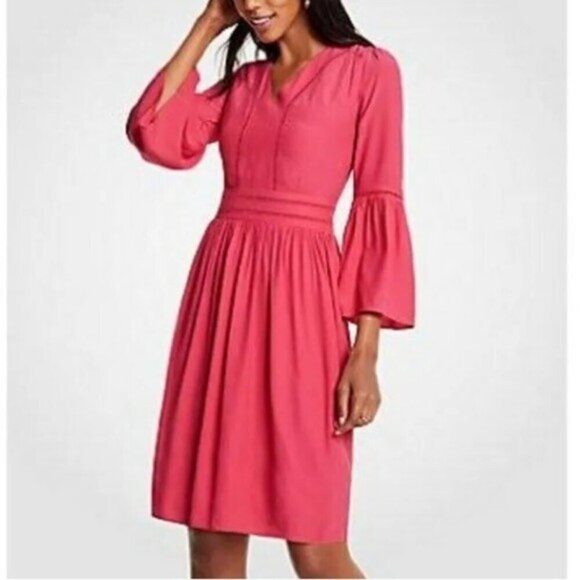 ANN TAYLOR Raspberry Regal Cutout Flare Sleeve Pleated women Dress 8 Event Party - Picture 1 of 12